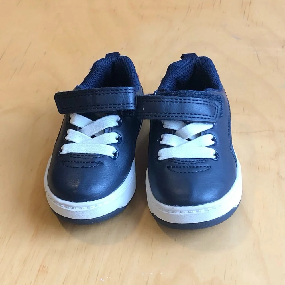 Carter’s Leather Low Top Sneakers Baby Size 5.